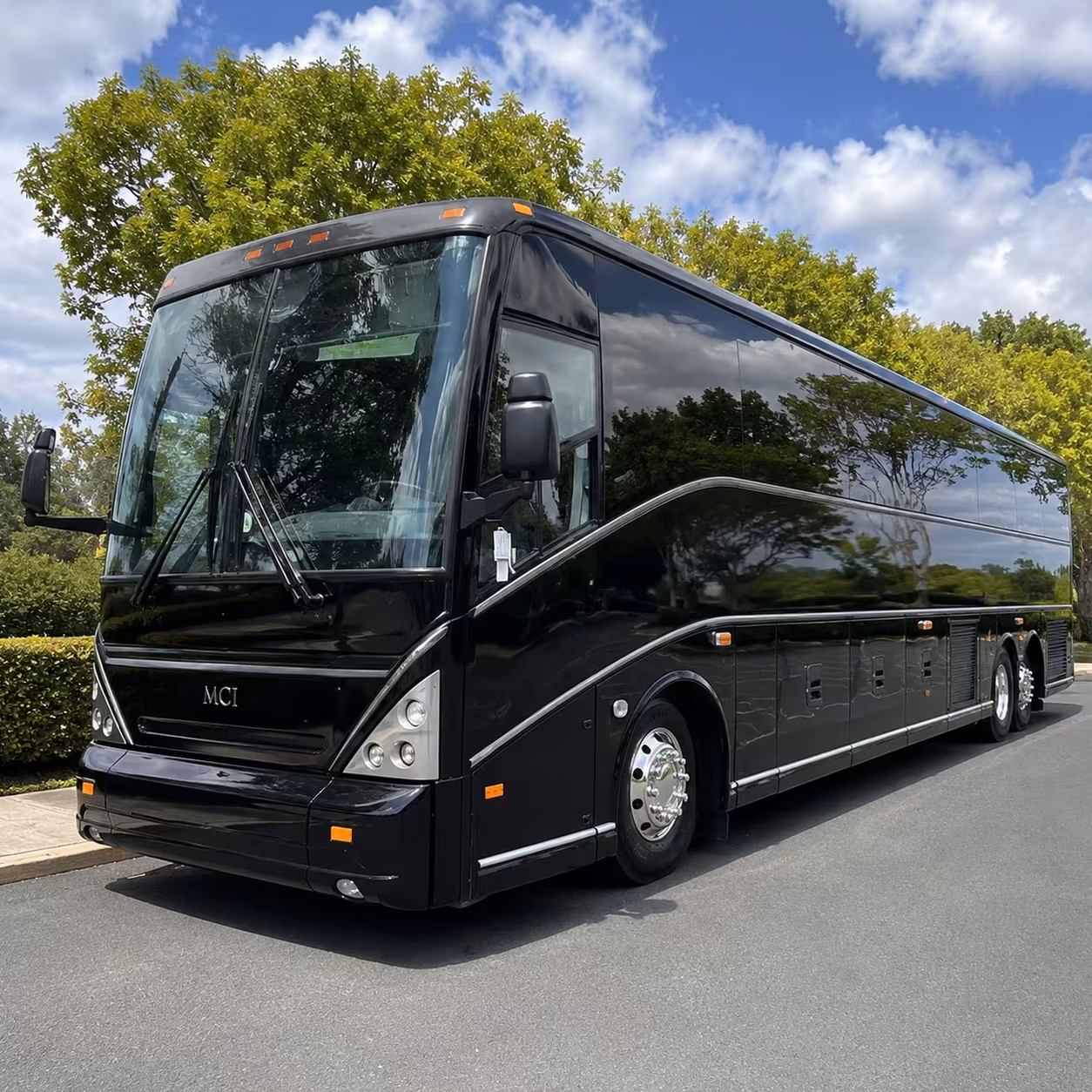 charter buses from commerce city to ball arena and red rocks