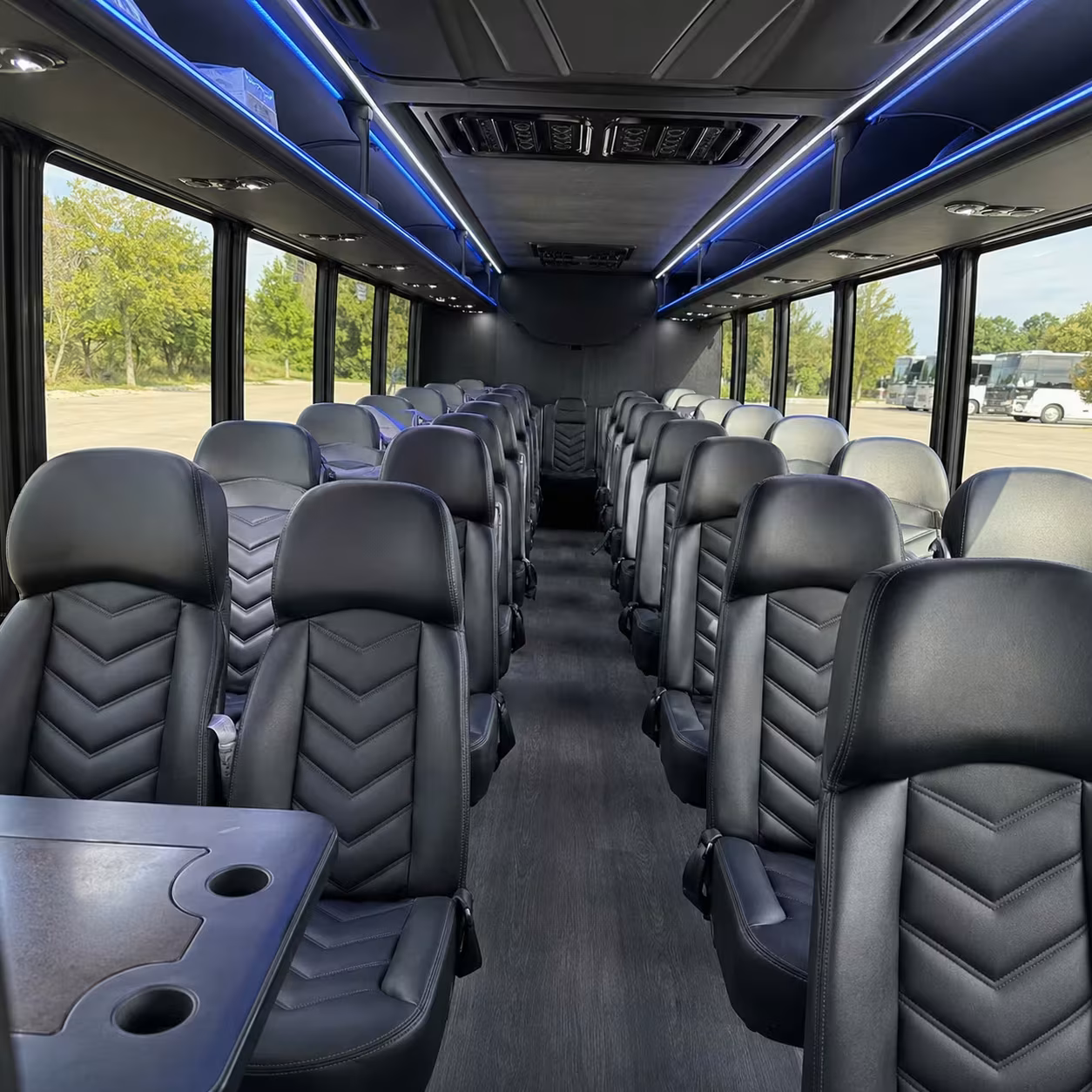 commerce city 25 passenger minibus rental