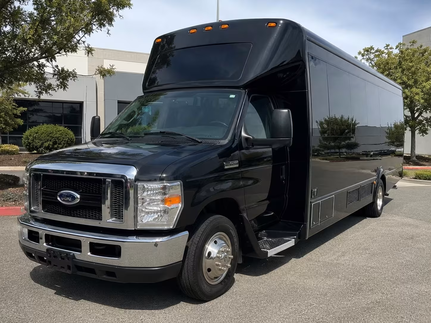 commerce city prom party buses to prairie view and riverdale ridge