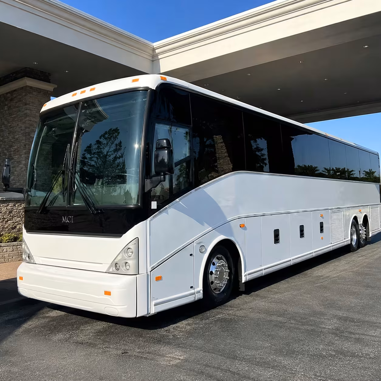 corporate airport shuttle buses in commerce city