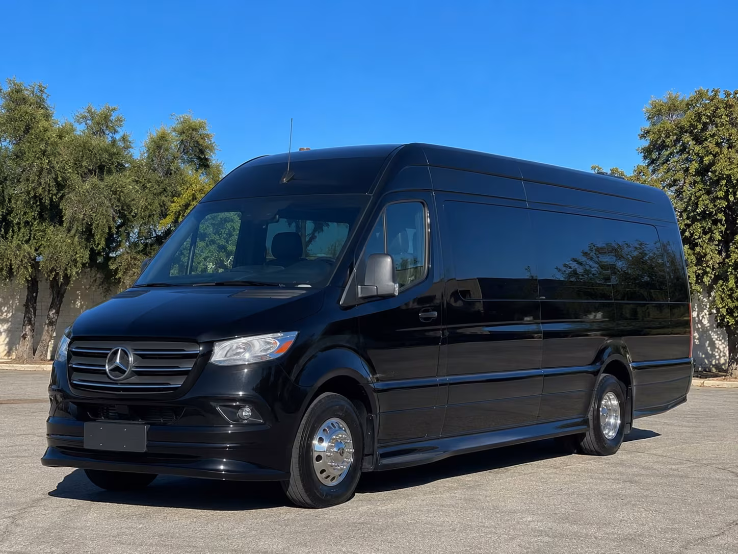 transportation serving commerce city and nearby cities
